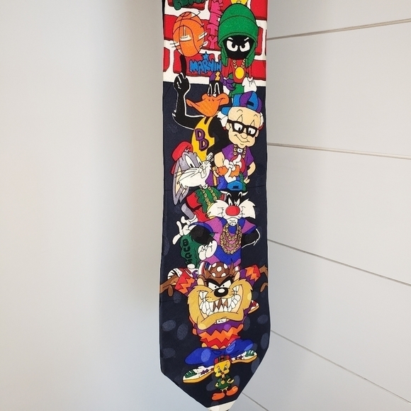 Vintage Rare 1993 Looney Tunes Mania 100% Silk Tie - Picture 1 of 6